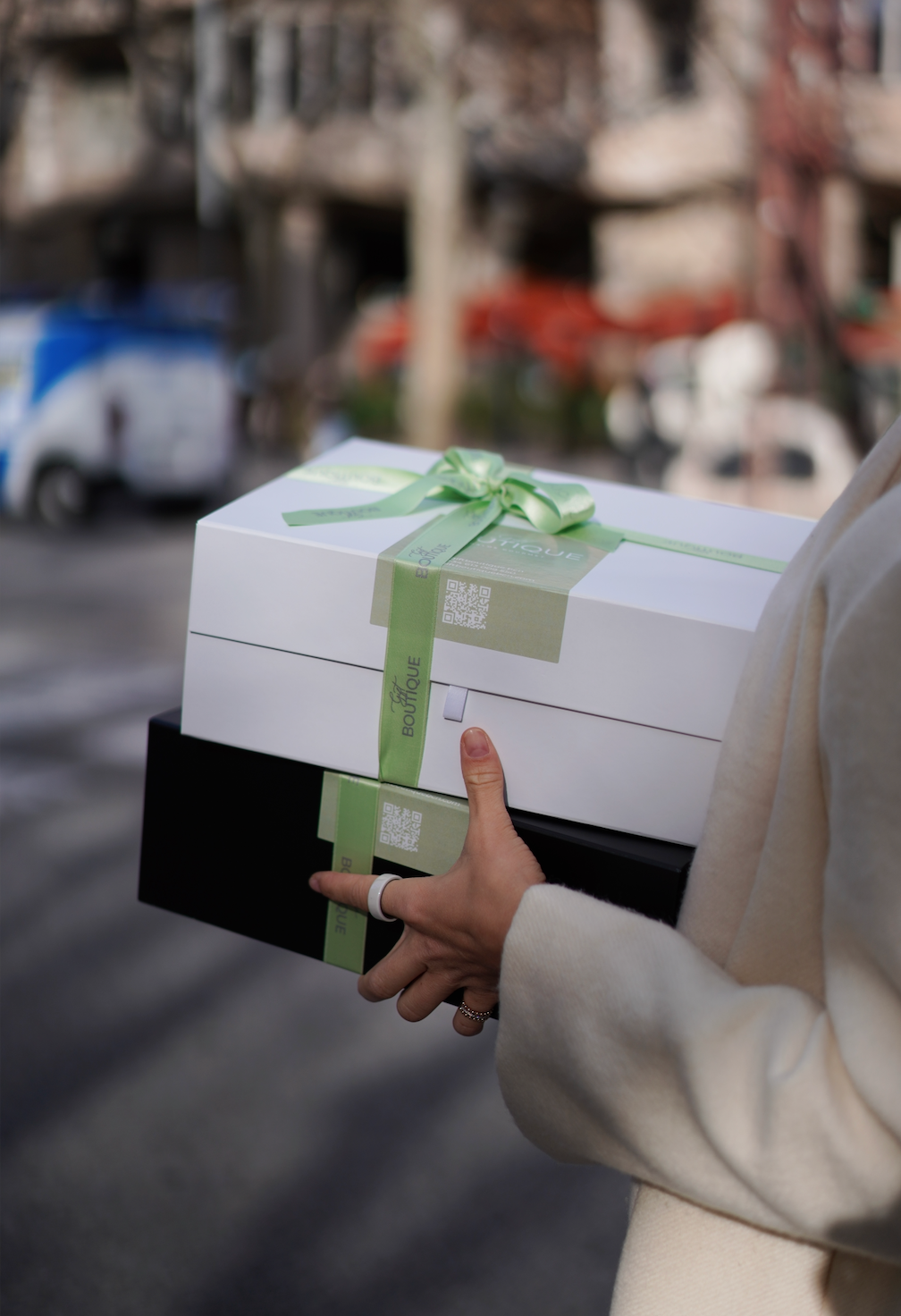 Gift Delivery in Barcelona: The Best Gift Hampers for Every Occasion