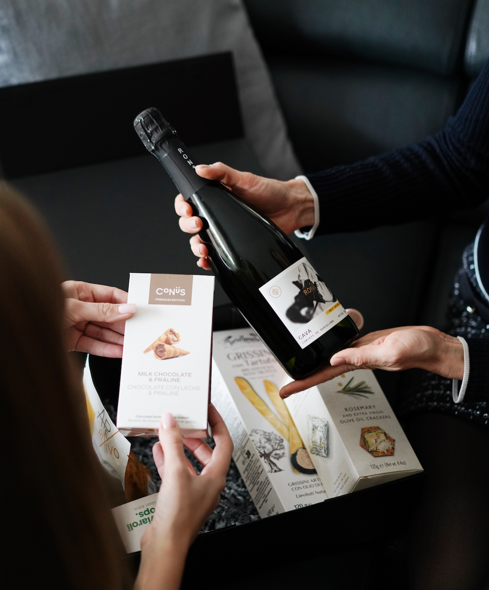 Corporate Gourmet Gifts in Barcelona: Impress Clients and Employees with Elegance