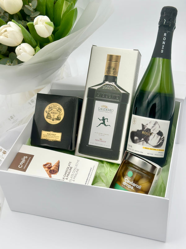 White Elegance Gourmet Gift Hamper